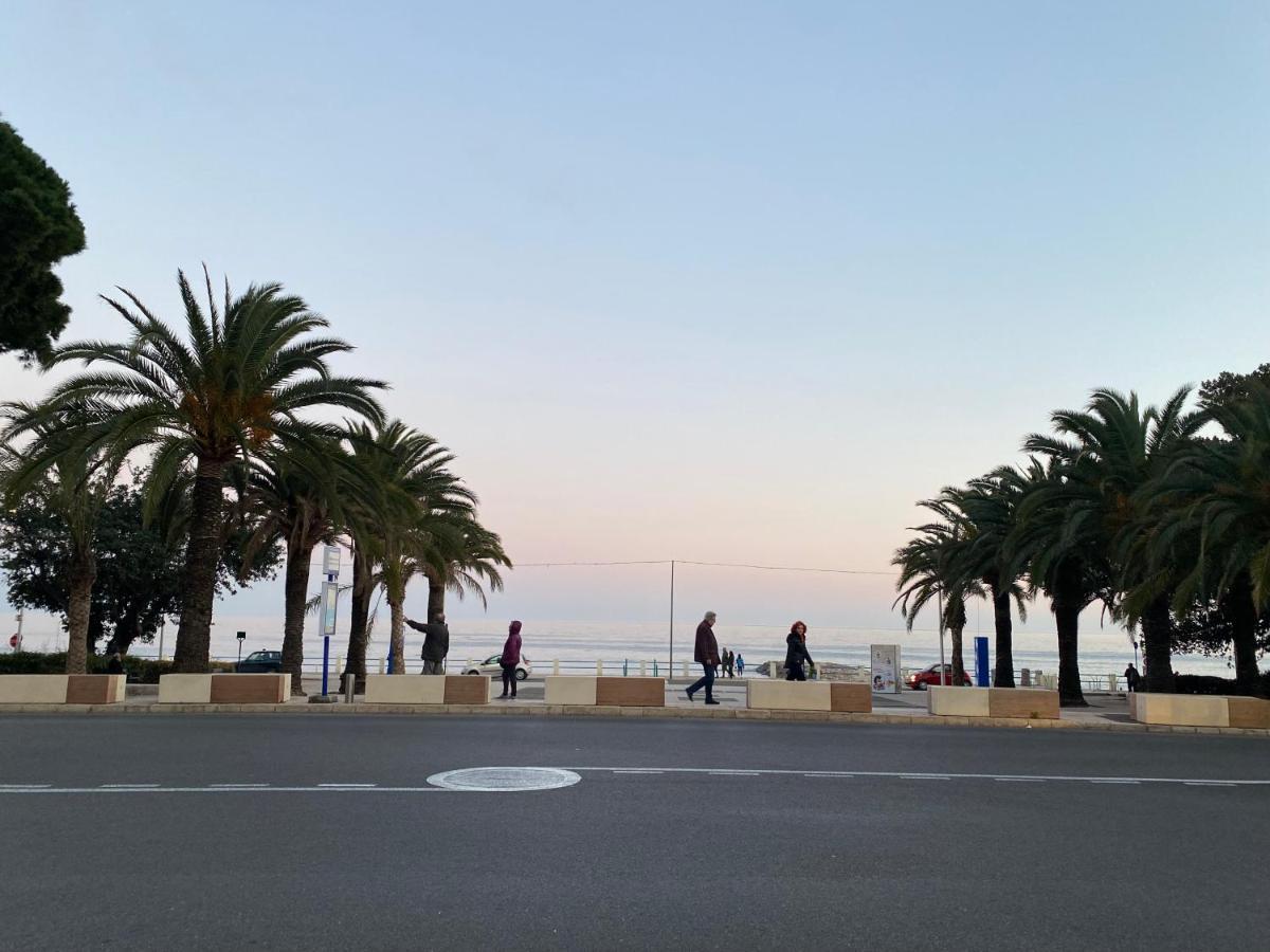 Beau 3 P. Parfaitement Situe Et Place De Parking A Disposition Menton Dış mekan fotoğraf
